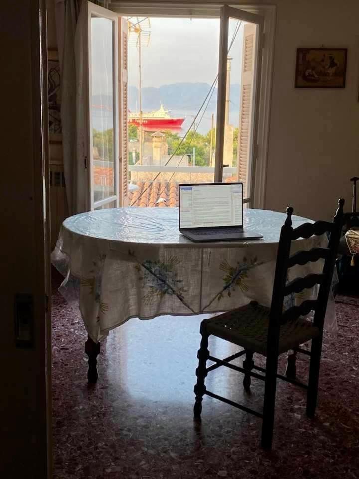 Appartement Vue Sur Mer Soul Family, Egine Aegina Esterno foto